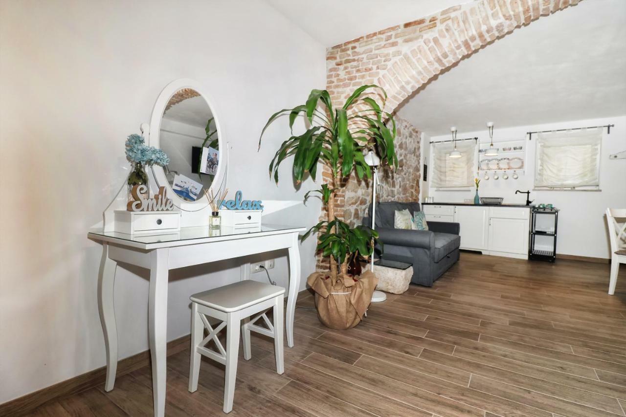 רוביני Cozy Apartment Mari מראה חיצוני תמונה