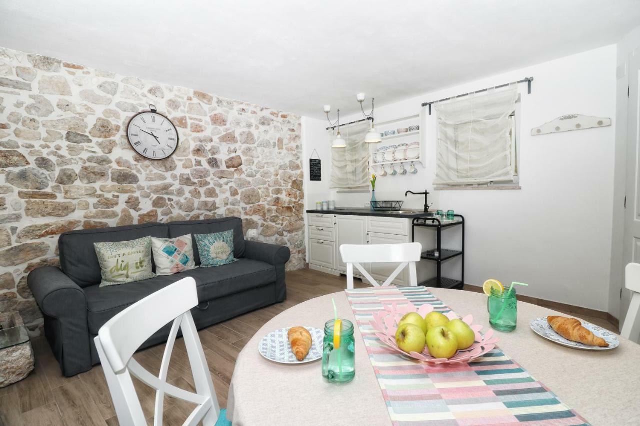 רוביני Cozy Apartment Mari מראה חיצוני תמונה