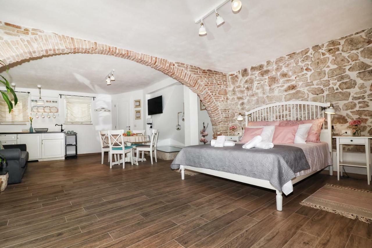 רוביני Cozy Apartment Mari מראה חיצוני תמונה